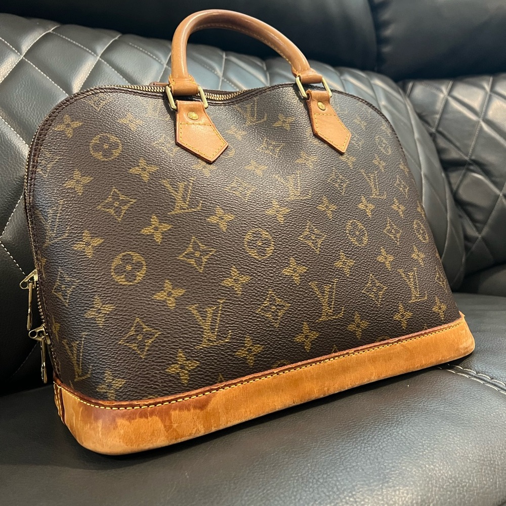 💎100% Authentic Louis Vuitton Monogram Alma Handbag